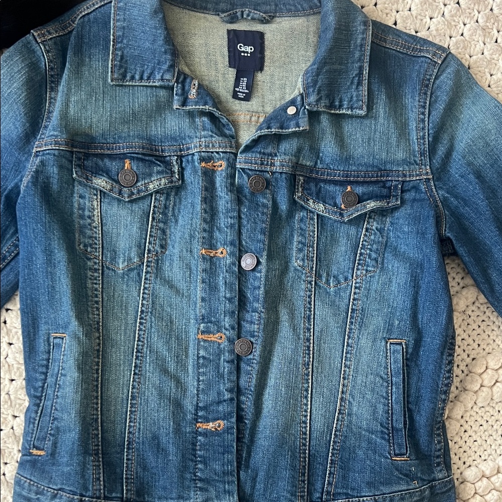 GAP Women's Classic Blue Jean Jacket
